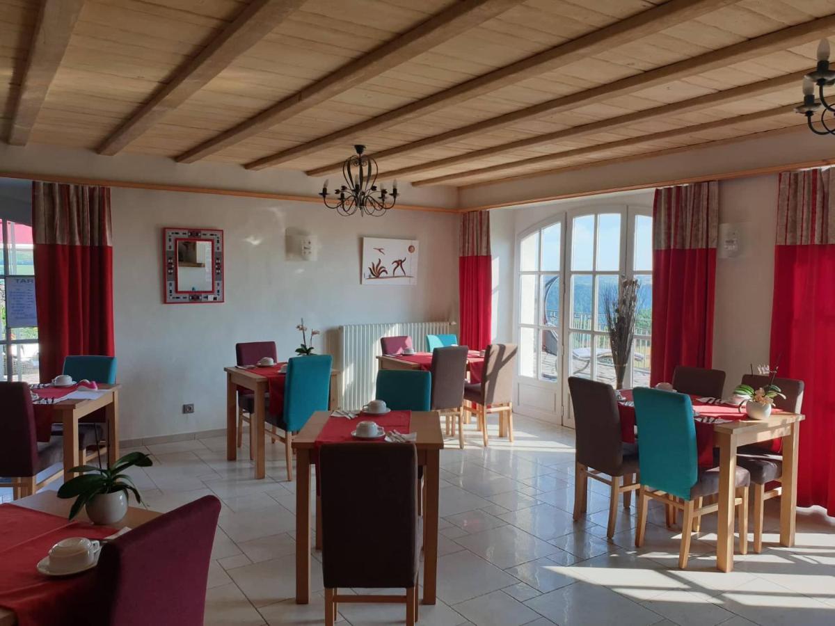 Logis Hotel Restaurant & Spa Les Remparts 살레 외부 사진