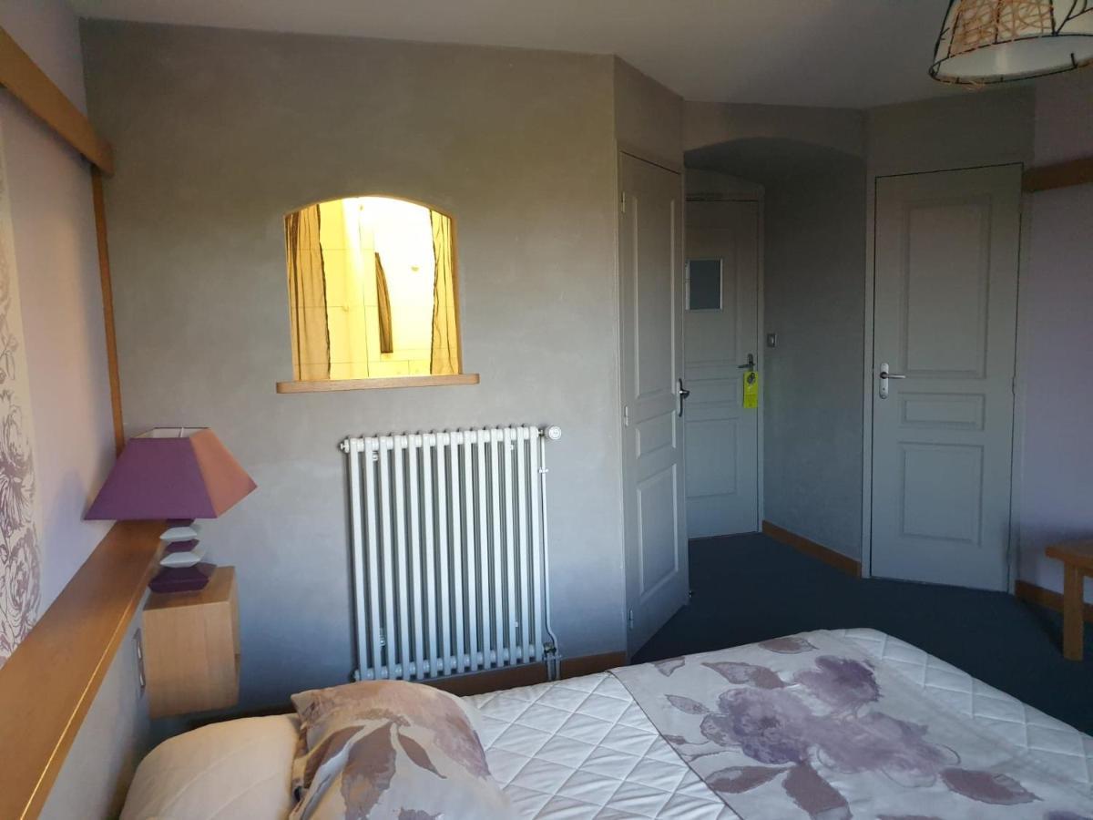Logis Hotel Restaurant & Spa Les Remparts 살레 외부 사진