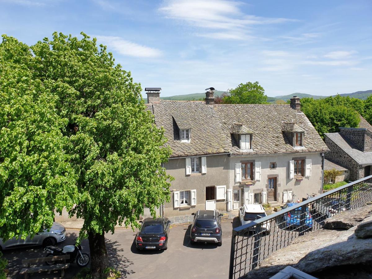 Logis Hotel Restaurant & Spa Les Remparts 살레 외부 사진