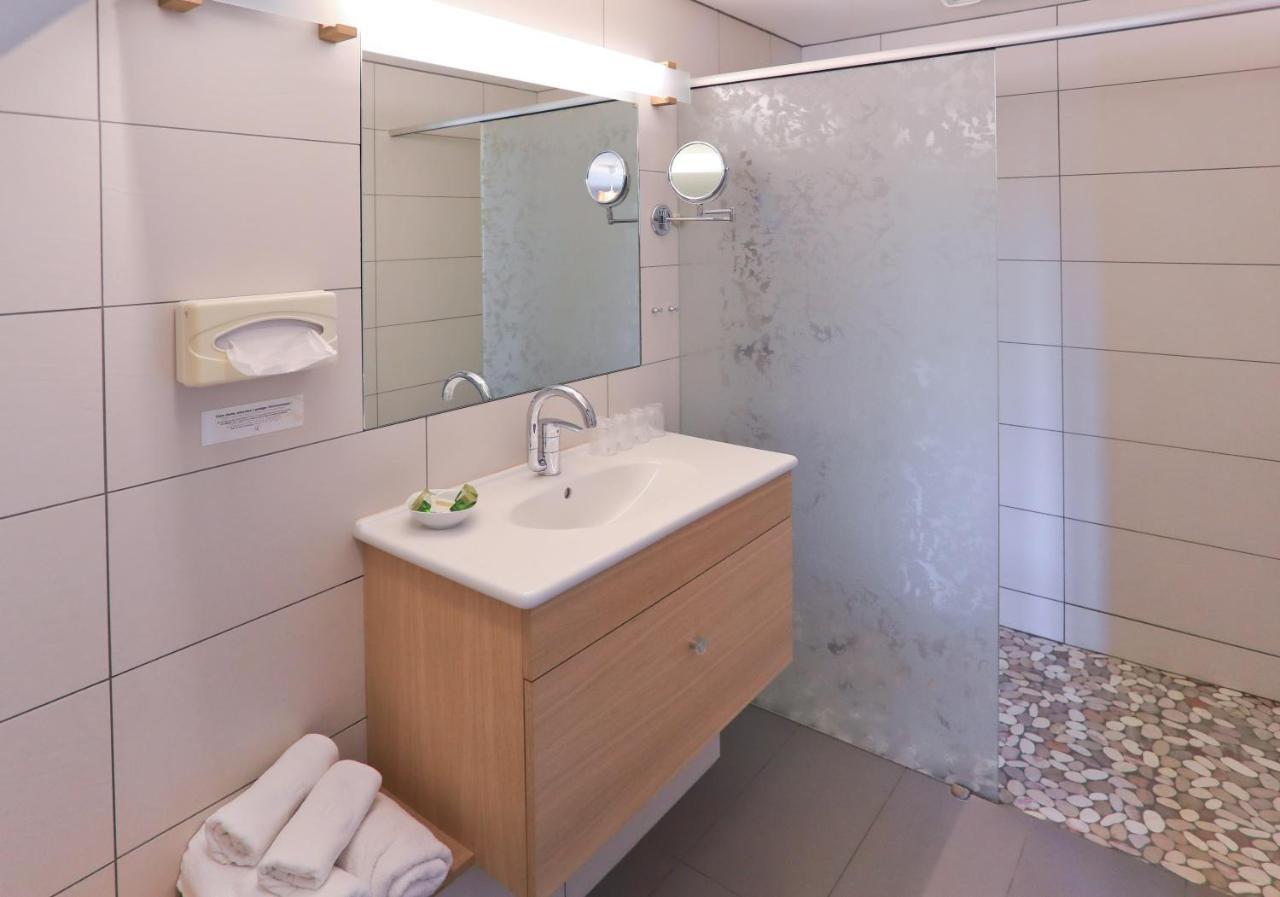 Logis Hotel Restaurant & Spa Les Remparts 살레 외부 사진