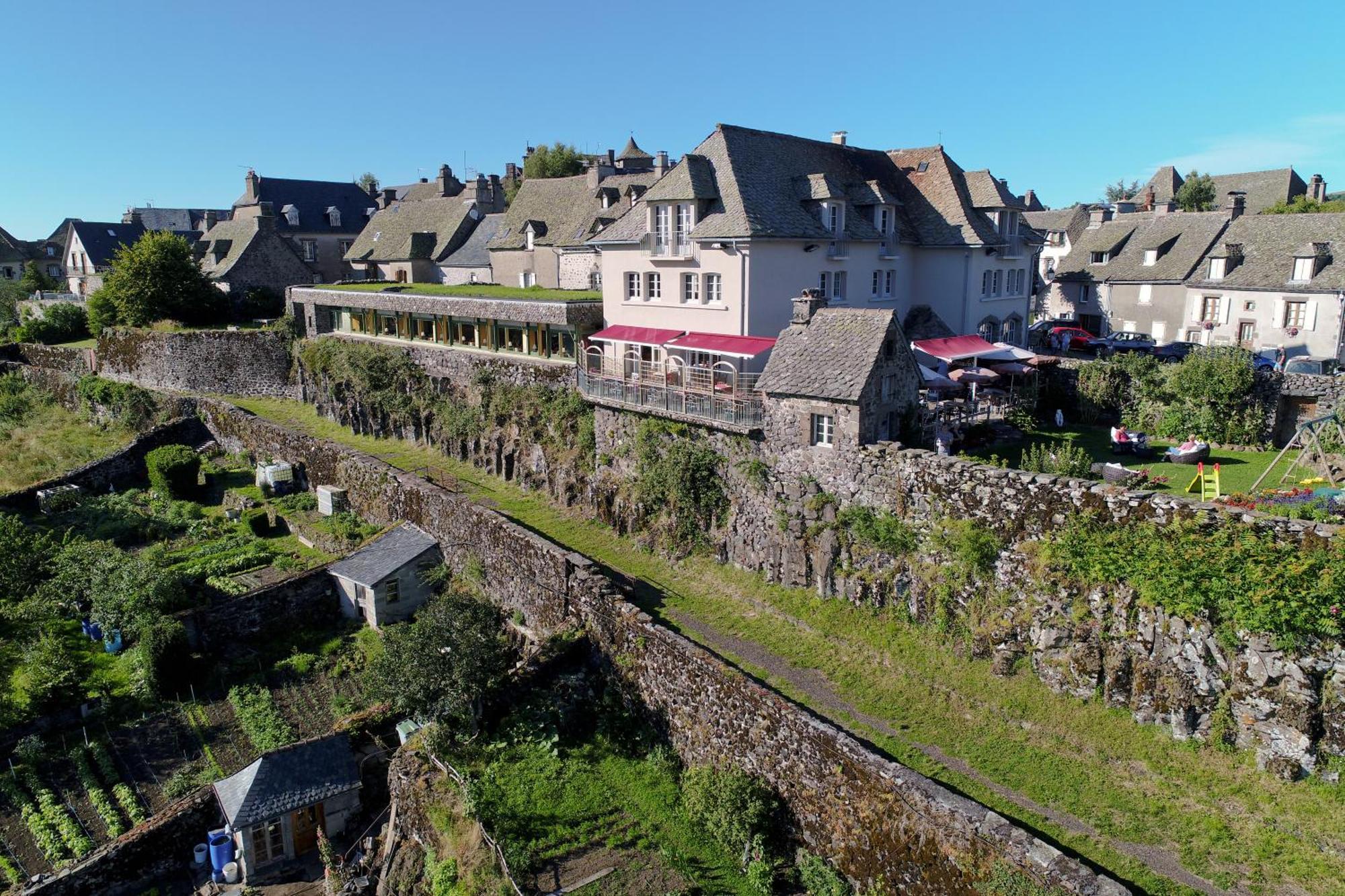 Logis Hotel Restaurant & Spa Les Remparts 살레 외부 사진