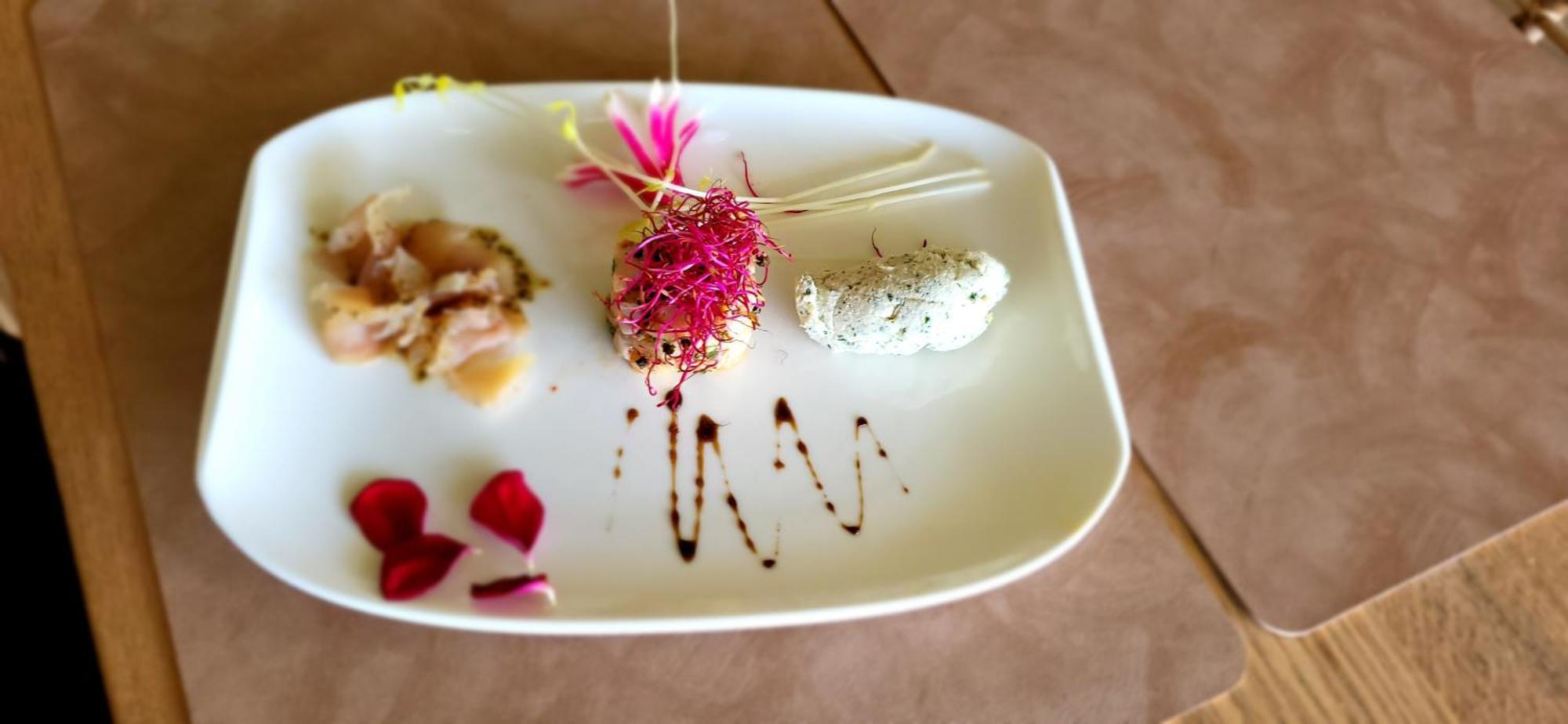 Logis Hotel Restaurant & Spa Les Remparts 살레 외부 사진
