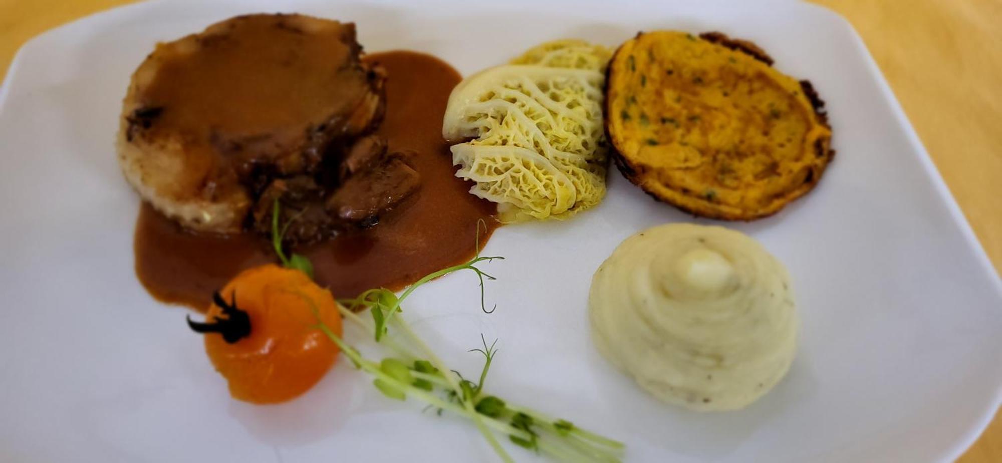 Logis Hotel Restaurant & Spa Les Remparts 살레 외부 사진