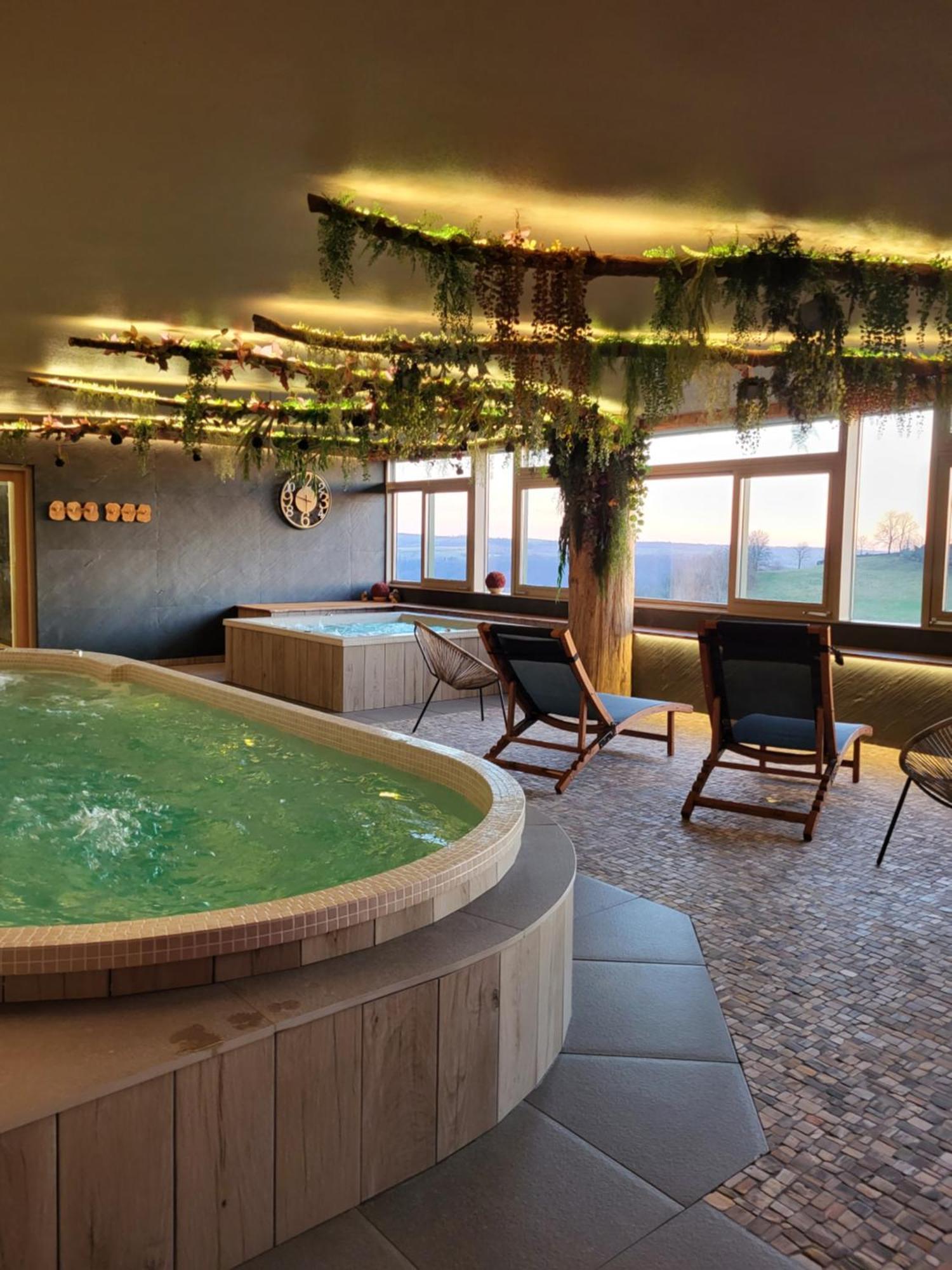 Logis Hotel Restaurant & Spa Les Remparts 살레 외부 사진