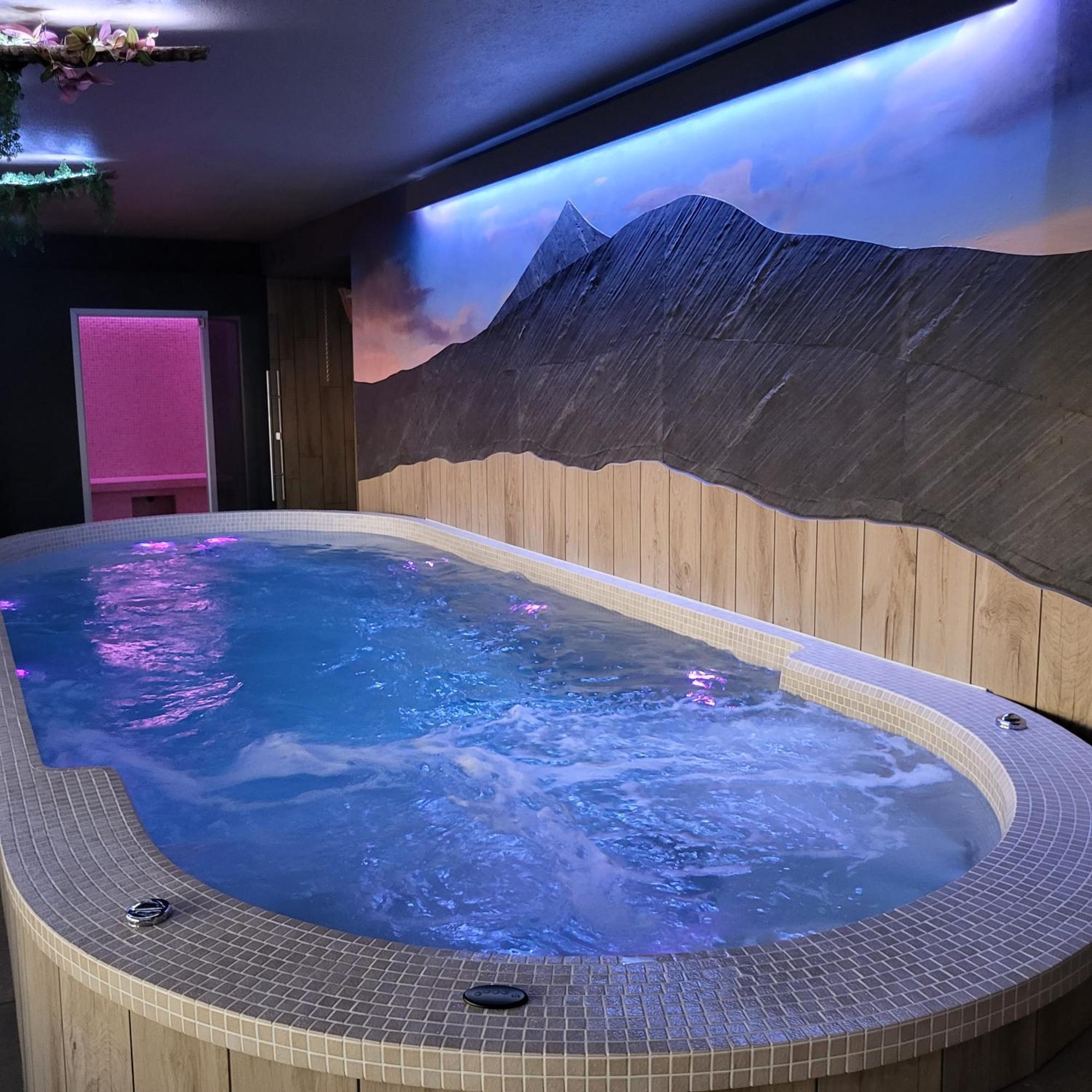 Logis Hotel Restaurant & Spa Les Remparts 살레 외부 사진