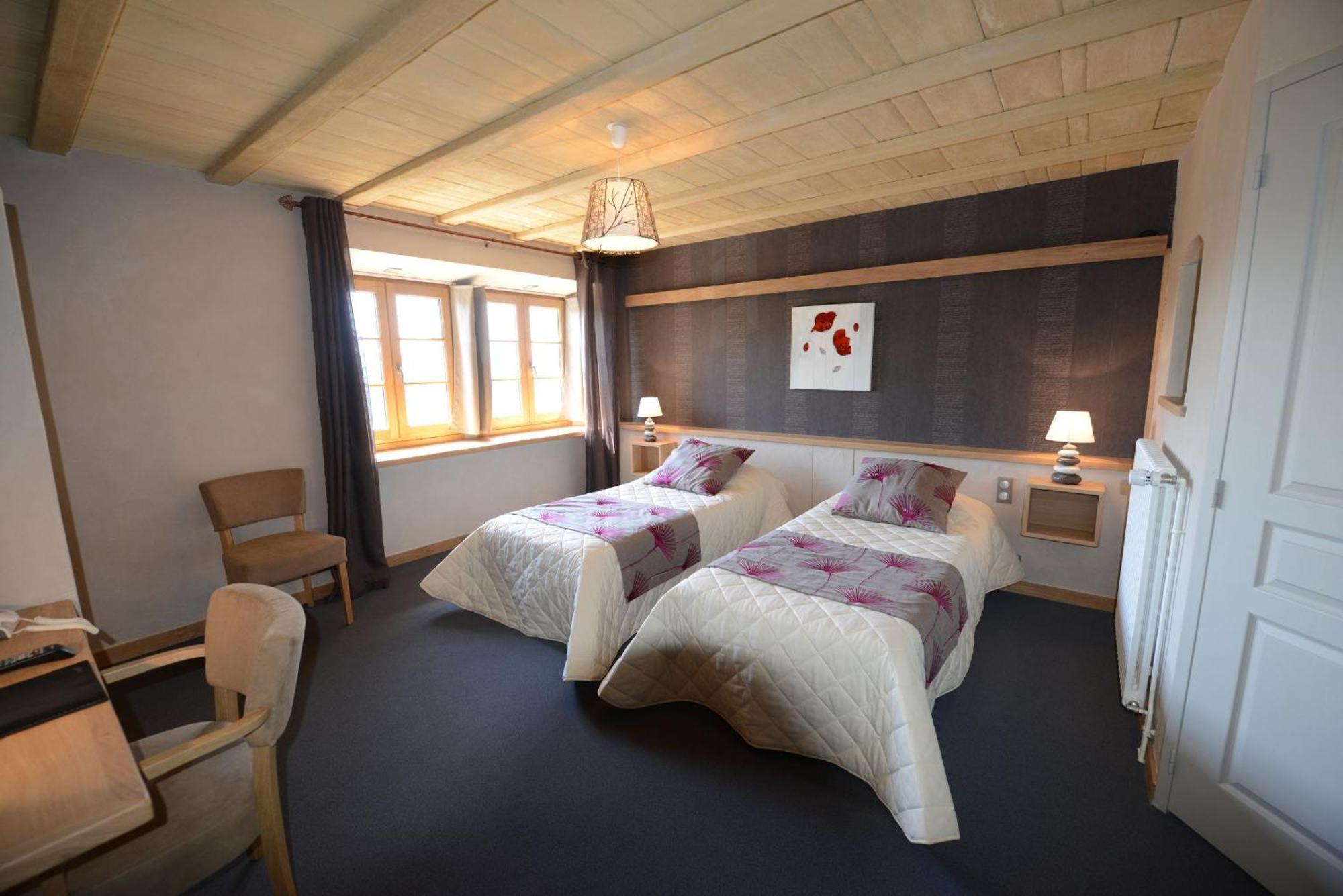 Logis Hotel Restaurant & Spa Les Remparts 살레 외부 사진