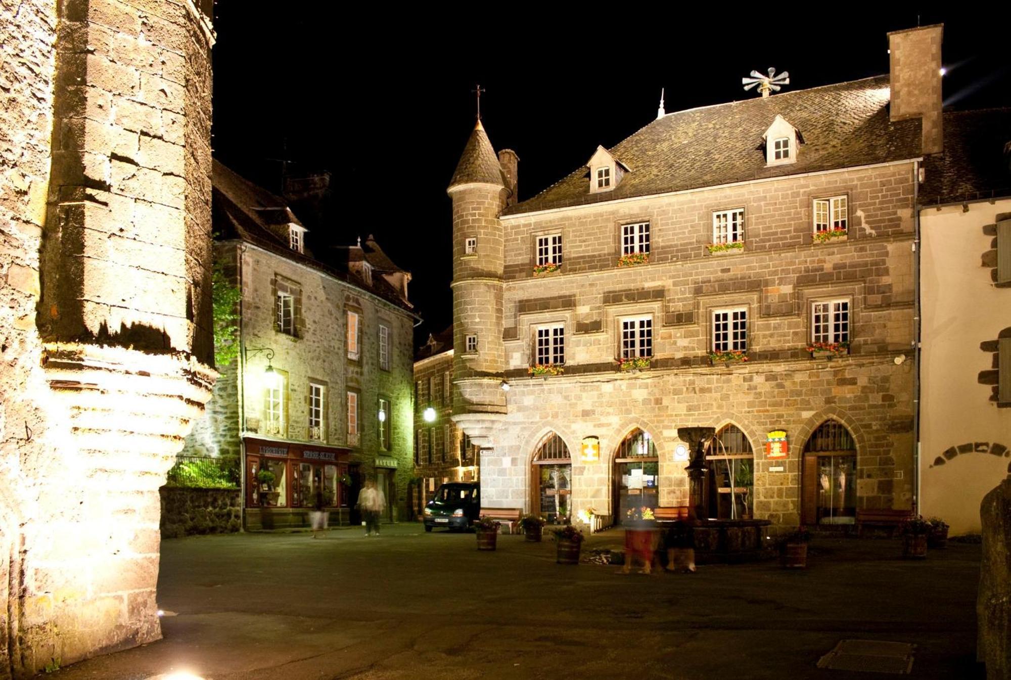 Logis Hotel Restaurant & Spa Les Remparts 살레 외부 사진