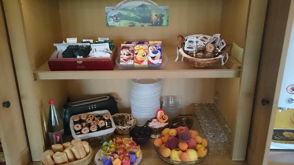 Logis Hotel Restaurant & Spa Les Remparts 살레 외부 사진