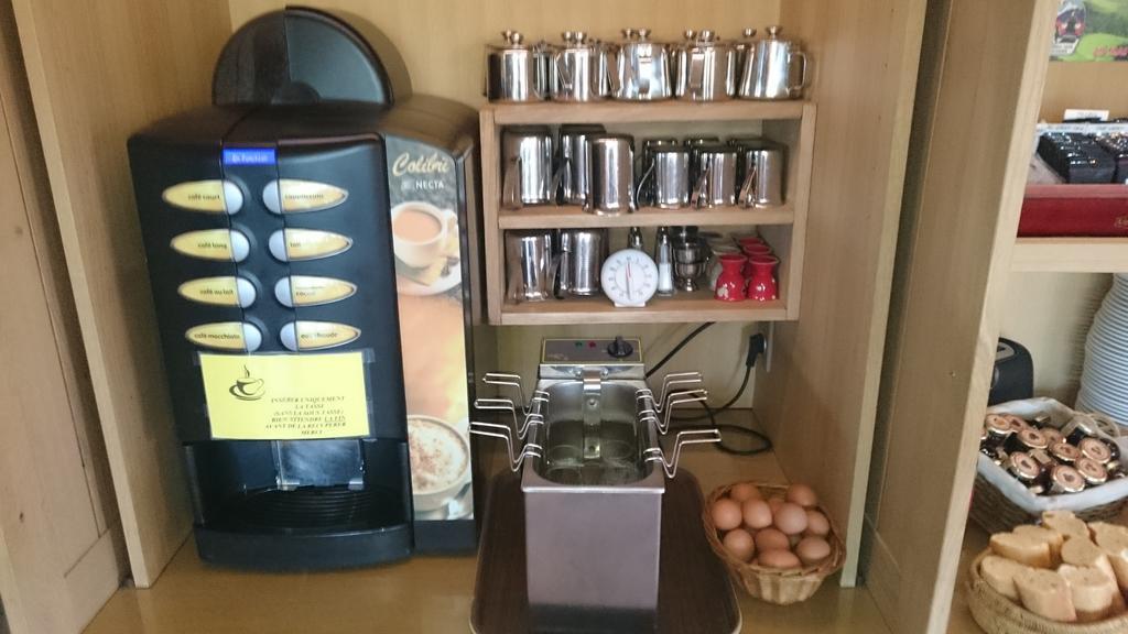 Logis Hotel Restaurant & Spa Les Remparts 살레 외부 사진