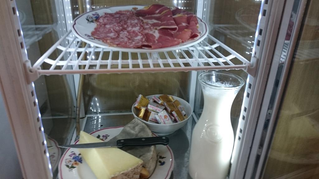 Logis Hotel Restaurant & Spa Les Remparts 살레 외부 사진
