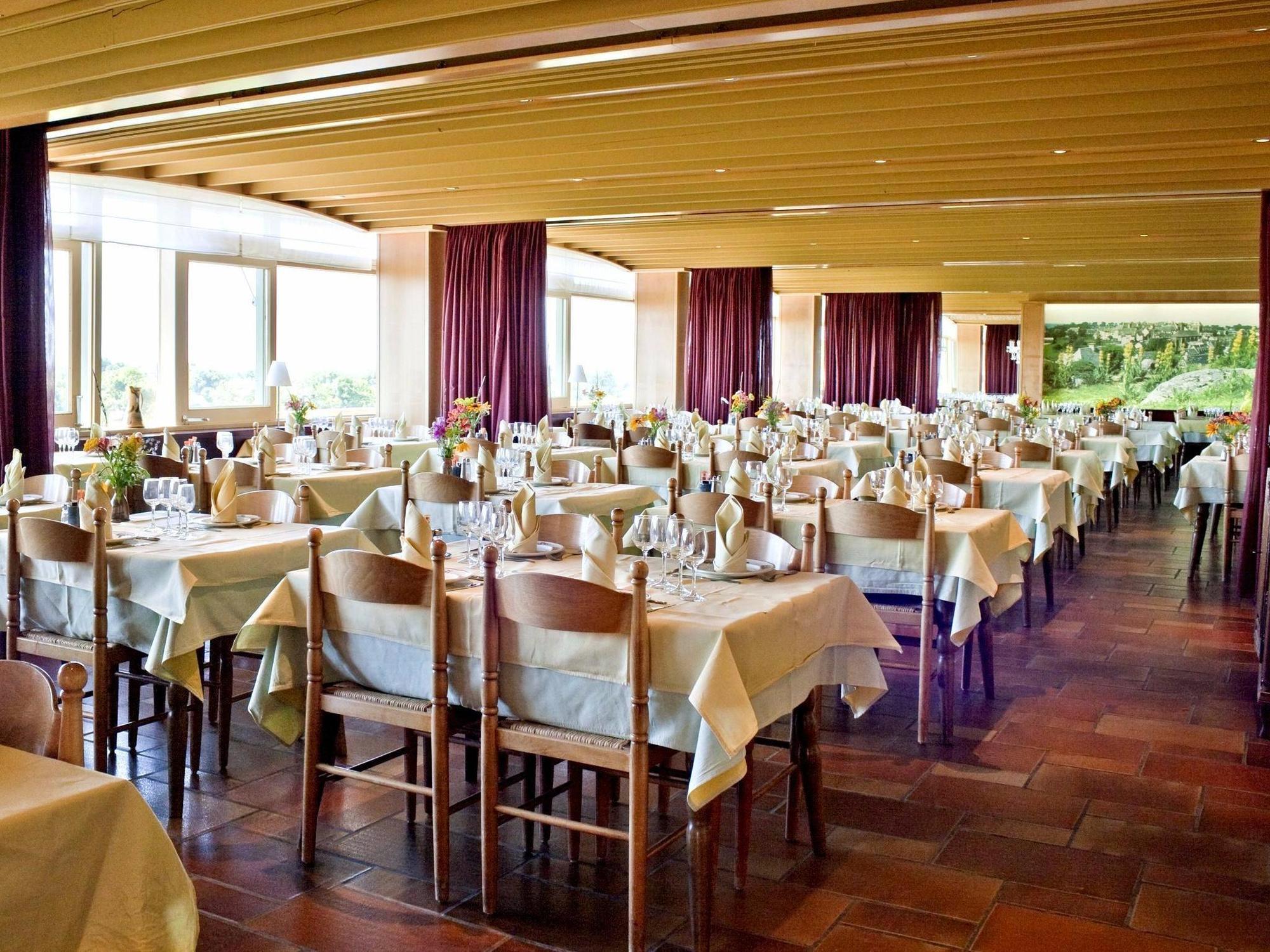 Logis Hotel Restaurant & Spa Les Remparts 살레 외부 사진